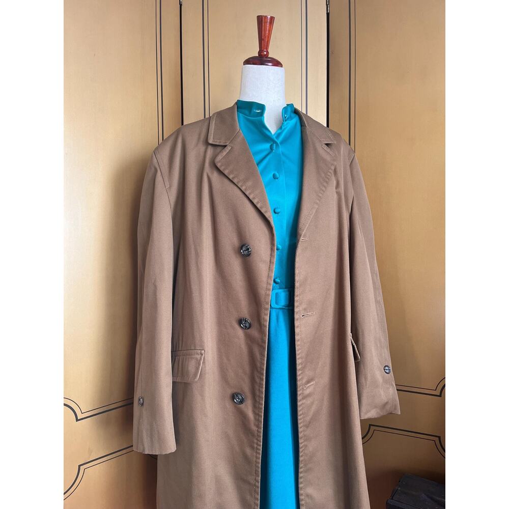 Vintage London Fog coat in brown, size 44R